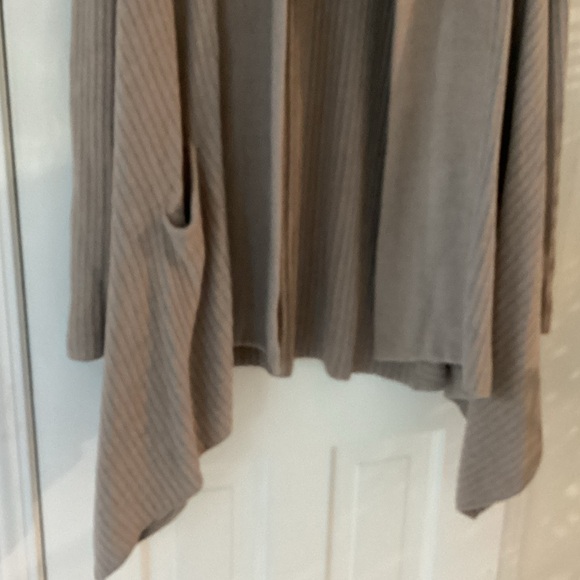 Barefoot Dreams CozyChic ultra lite Cardigan in Taupe/Tan - Picture 6 of 10